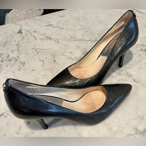 Michael Kors Black Leather Pointed Toe Pumps (size 7.5)